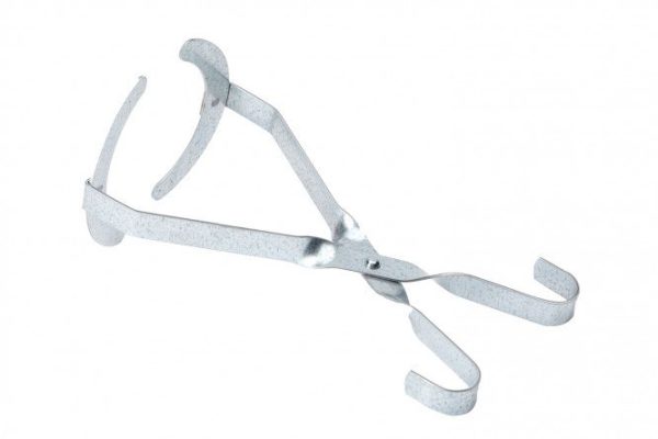 Plate gripper for cans