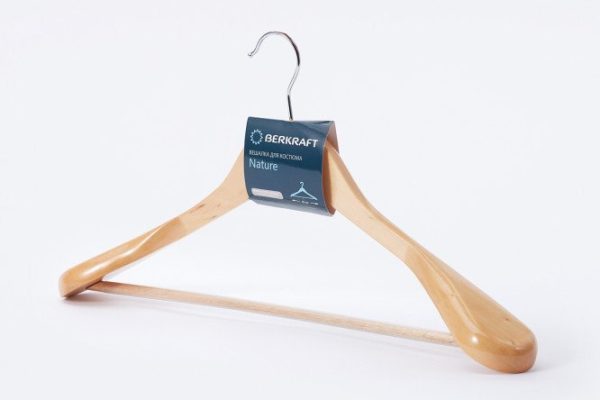 Suit hanger BERKRAFT Nature 1 pc.