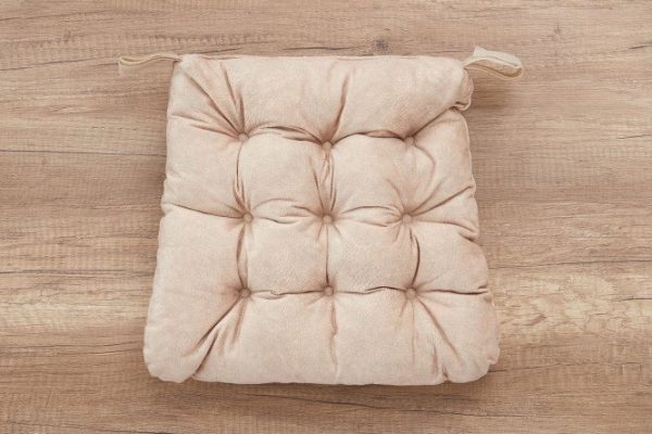 Seat cushion with Velcro and tufting 4864 32x38 cm