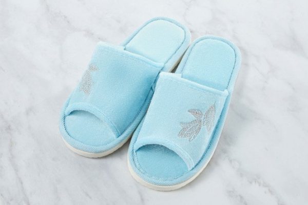 2a5608639842c9b6a41f8c46261bf1e5.jpg Women's slippers A-140-012 40-41