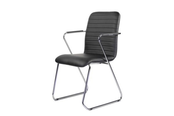 Chester chair with armrests