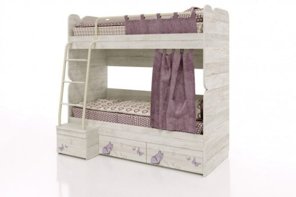 Bunk bed Lady