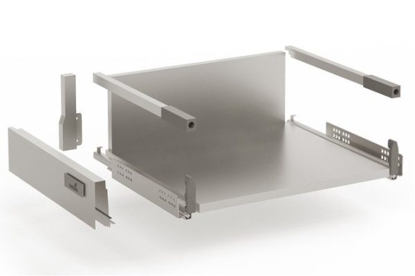 High drawer of a floor cabinet with a full extension closer Hettich InnoTech 36.8x14.4x47 cm