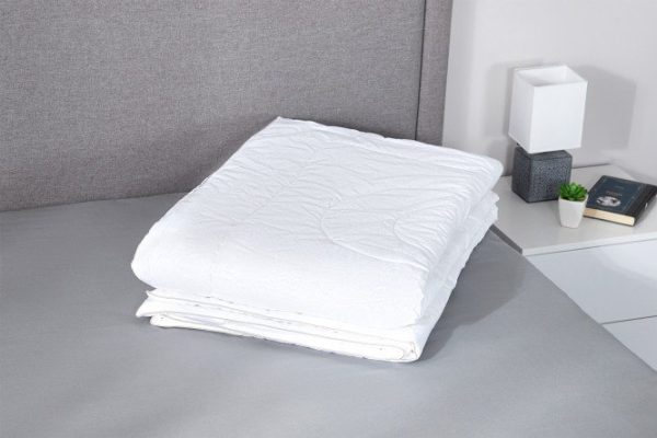 Light blanket KARIGUZ Basic Silk Silk, All-season 200x220 cm, Euro