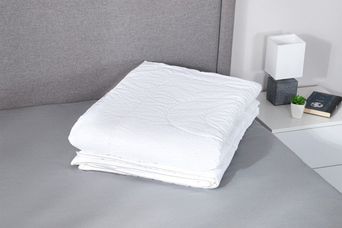 Light blanket KARIGUZ Basic Silk Silk, All-season 200x220 cm, Euro