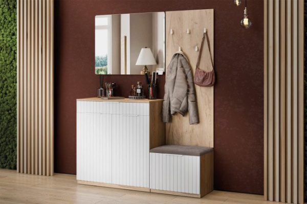 Hallway with rectangular mirror Hilton white